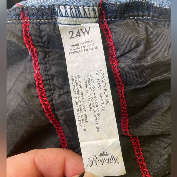 Plus Size Jeans - Picture 4 of 4